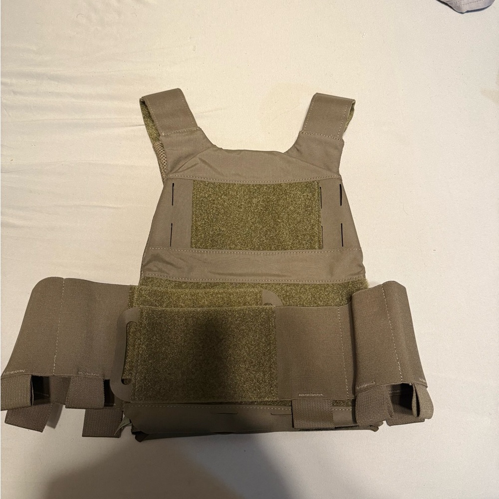 Tactical Vest in ranger green